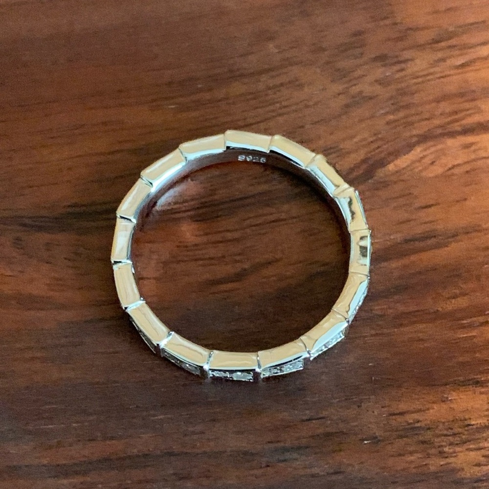 Sterling Silver Moissanite Geometric Band Size 6 - Picture 3 of 6